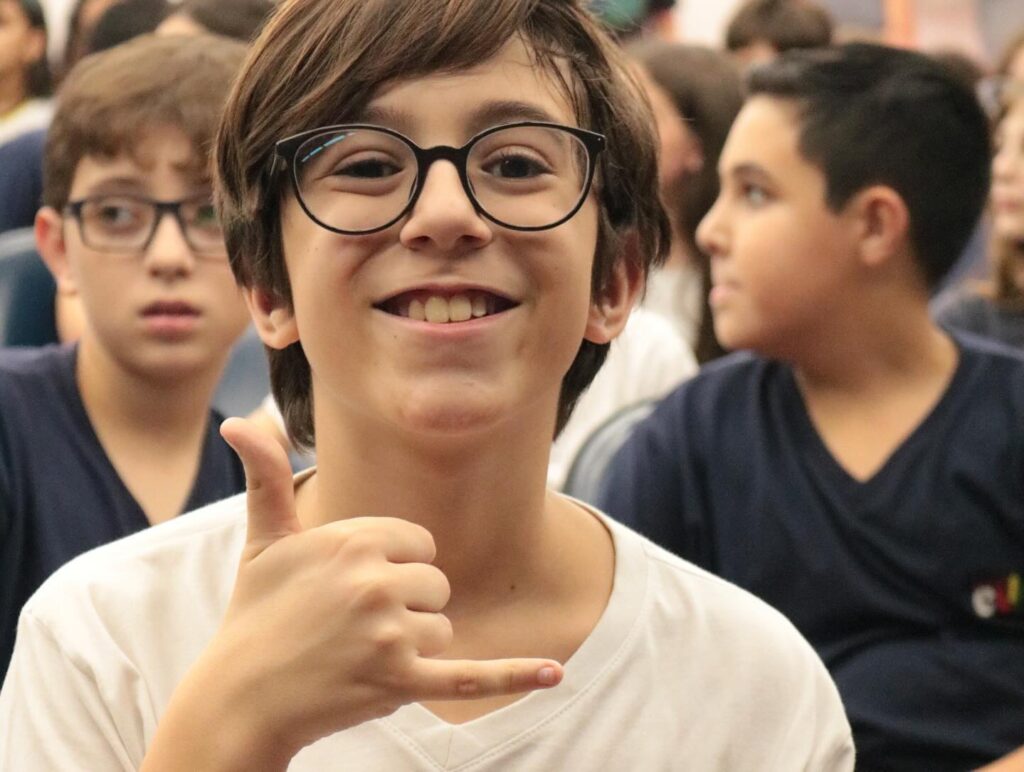 Instagram post from colegioclip. This post is in position 6.