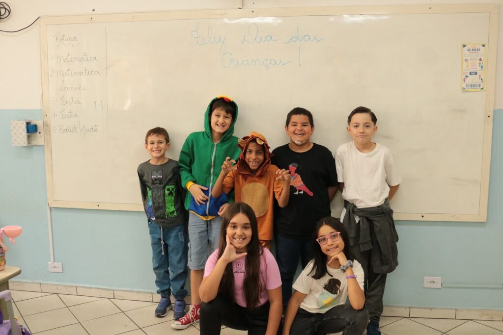 Instagram post from colegioclip. This post is in position 12.