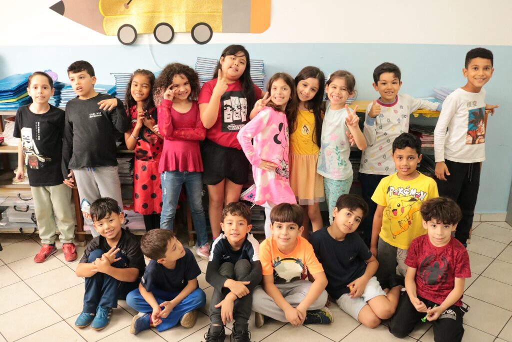 Instagram post from colegioclip. This post is in position 9.