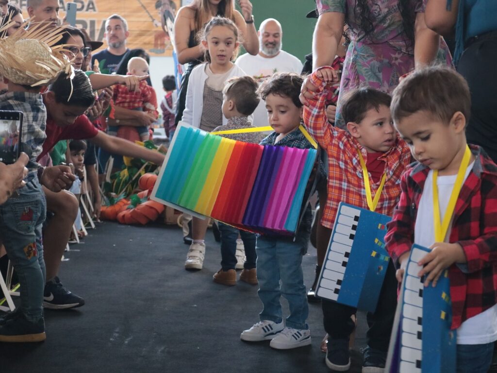 Instagram post from colegioclip. This post is in position 3.