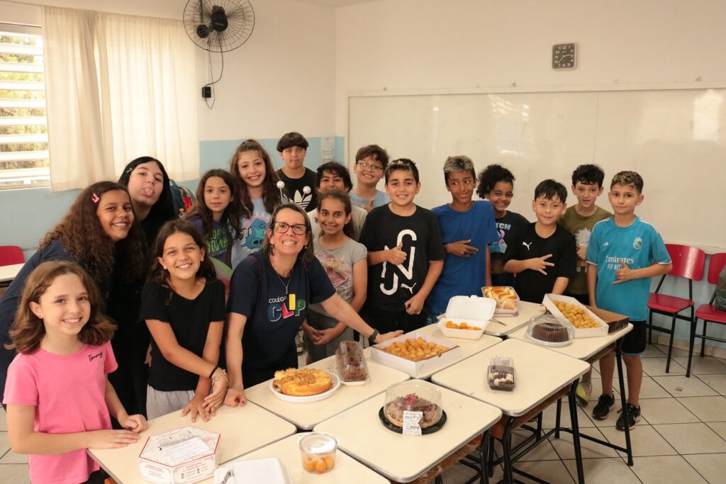 Instagram post from colegioclip. This post is in position 2.