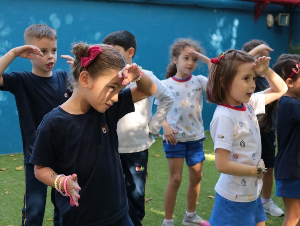 Instagram post from colegioclip. This post is in position 9.