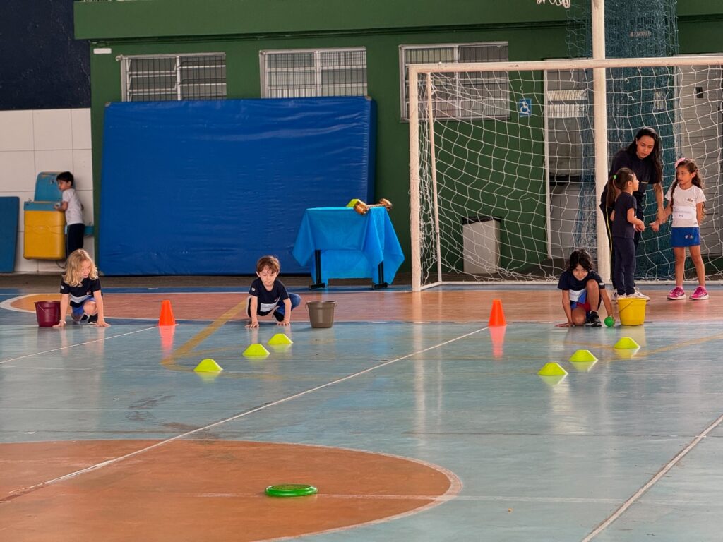 Instagram post from colegioclip. This post is in position 10.