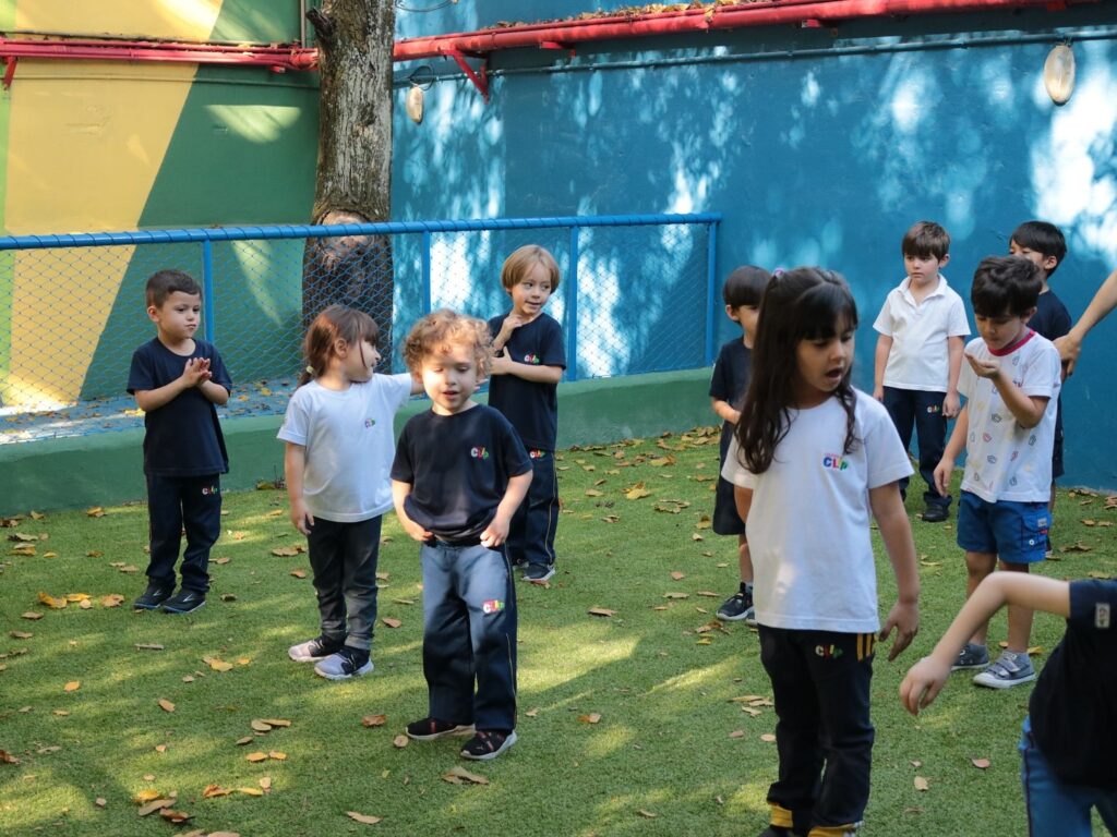 Instagram post from colegioclip. This post is in position 6.