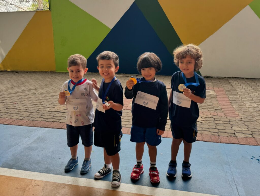 Instagram post from colegioclip. This post is in position 3.