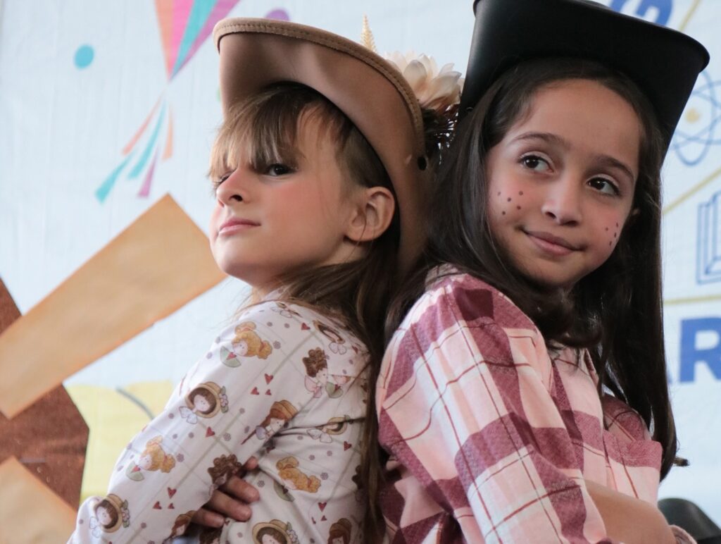 Instagram post from colegioclip. This post is in position 6.