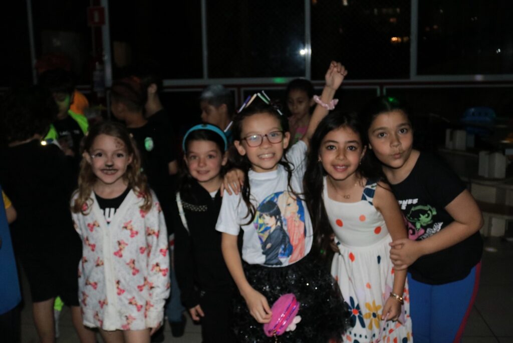 Instagram post from colegioclip. This post is in position 16.