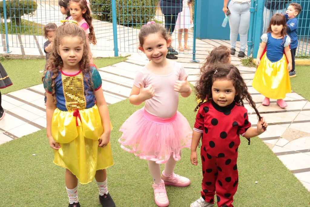 Instagram post from colegioclip. This post is in position 3.