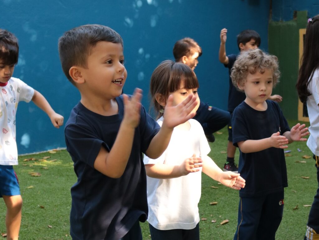 Instagram post from colegioclip. This post is in position 5.