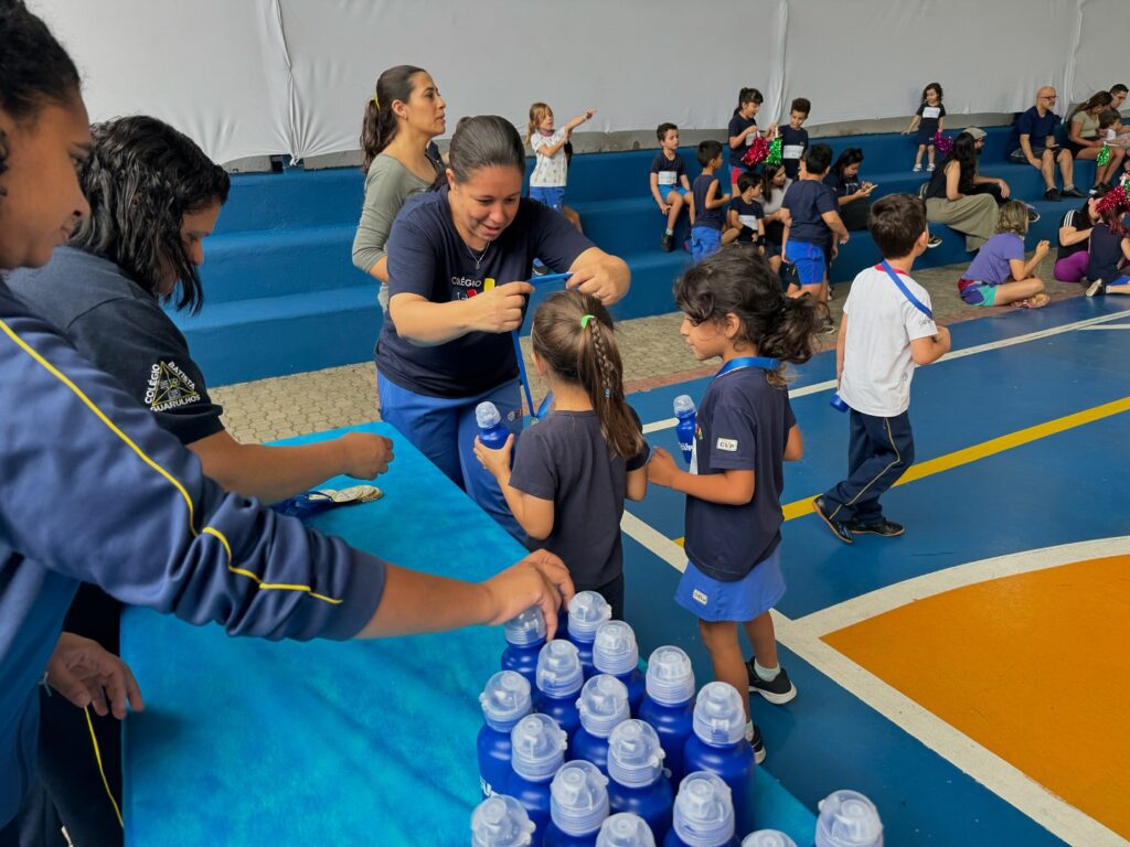 Instagram post from colegioclip. This post is in position 4.